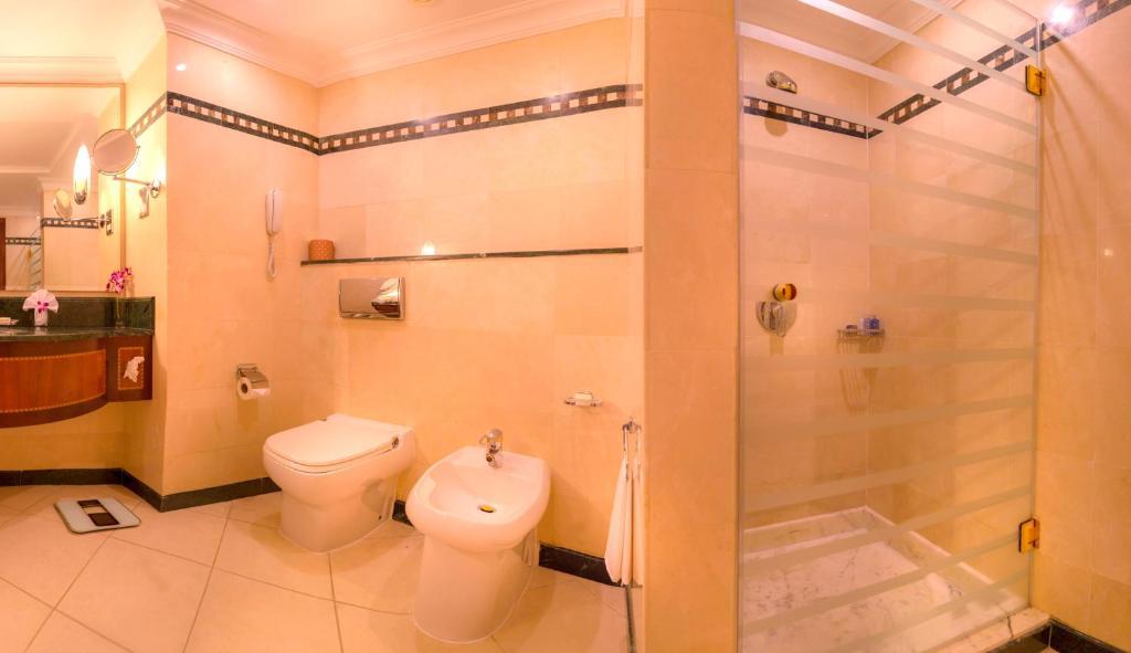 Executive Suite,61117279:JPEG